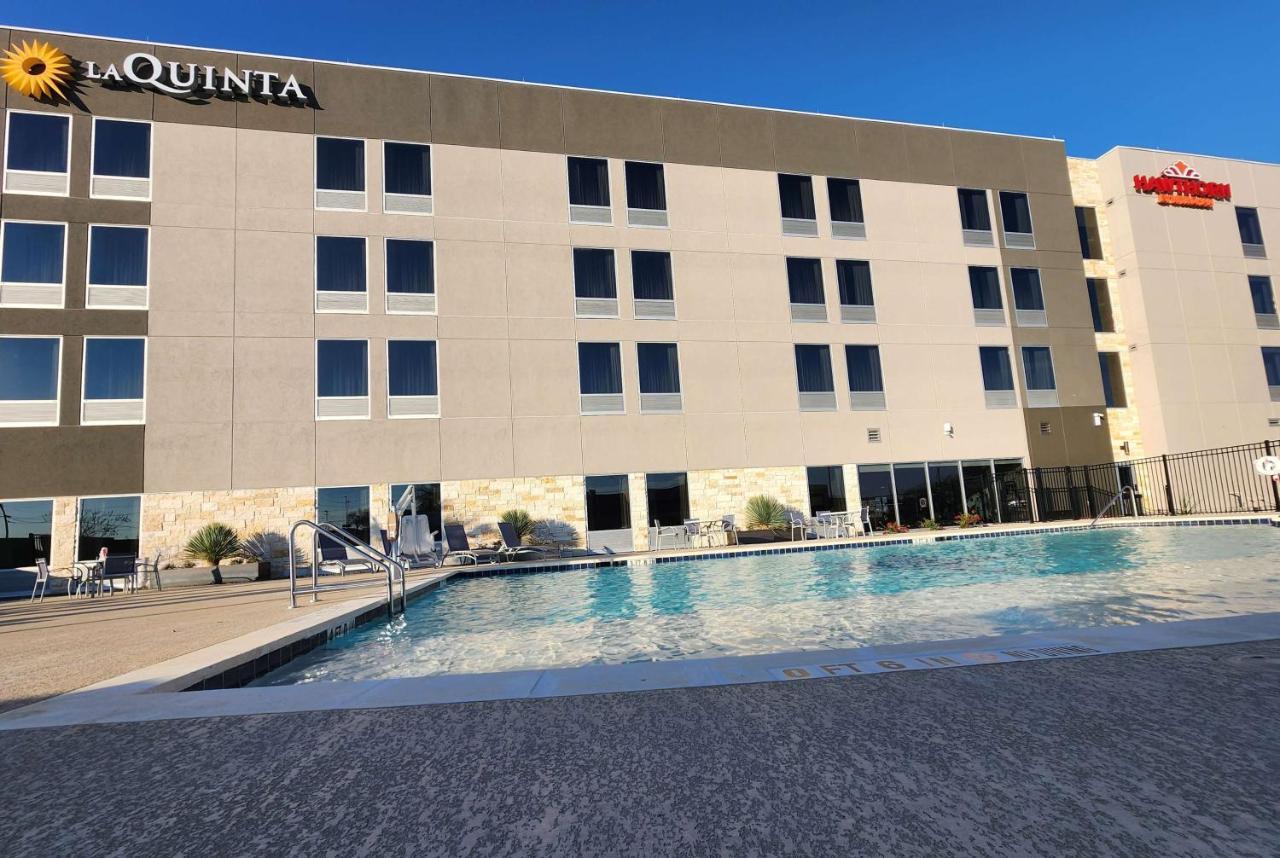 Hawthorn Suites By Wyndham Del Rio Buitenkant foto