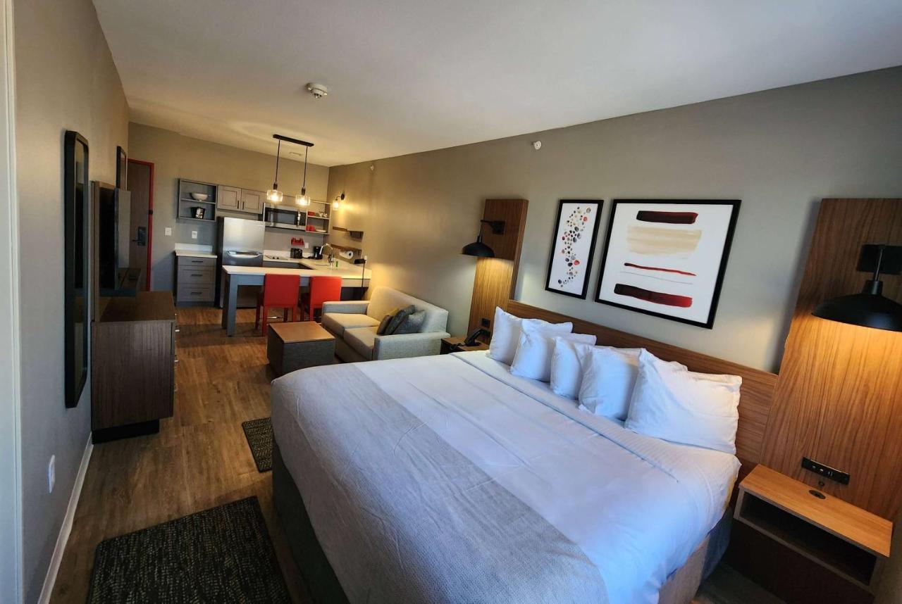 Hawthorn Suites By Wyndham Del Rio Buitenkant foto